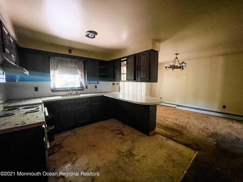 64 Cottrell Rd, Matawan, NJ 07747 photo 8