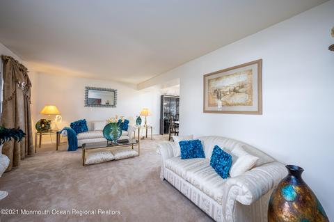 36 Kiwi, Howell, NJ 07731 photo 4