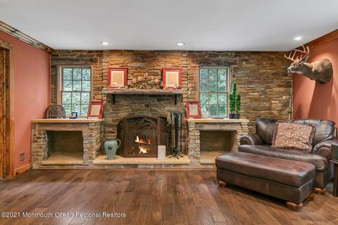 20 Constitution Dr, Middletown, NJ 07748 photo 7