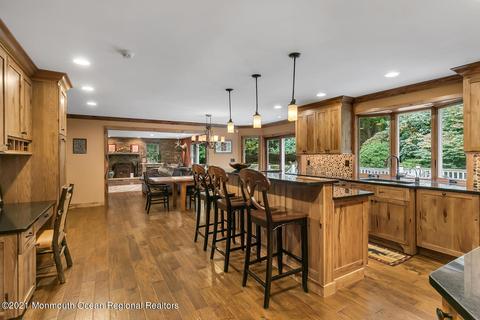 20 Constitution Dr, Middletown, NJ 07748 photo 4