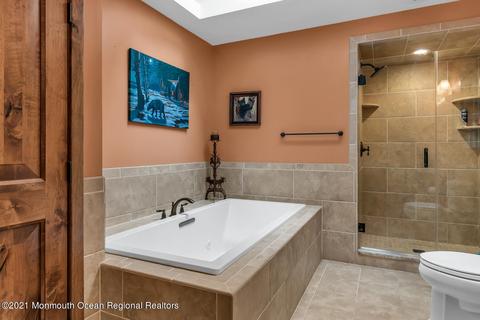 20 Constitution Dr, Middletown, NJ 07748 photo 12