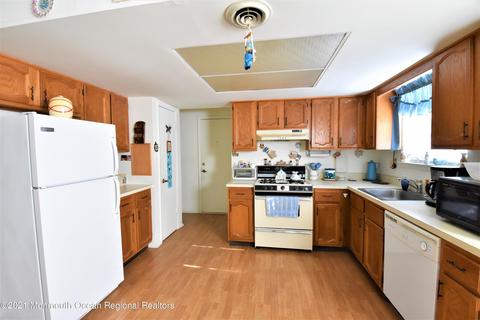 3 Lancaster Ct, Forked River, NJ 08731 photo 3