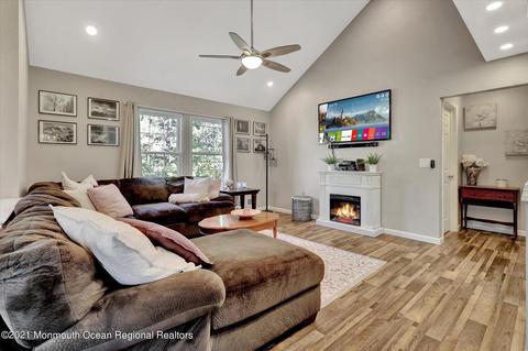 209 Violet Ln, Jackson, NJ 08527 photo 7
