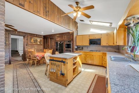 85 Main St, Matawan, NJ 07747 photo 11