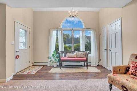 31 Weldon Rd, Matawan, NJ 07747 photo 2