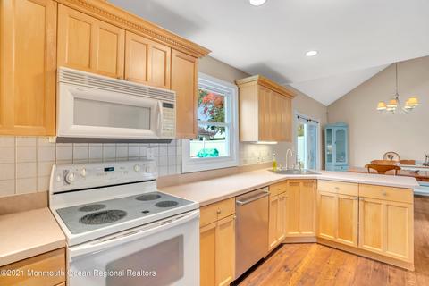 31 Weldon Rd, Matawan, NJ 07747 photo 14