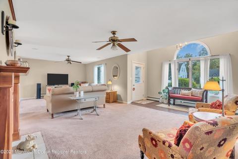 31 Weldon Rd, Matawan, NJ 07747 photo 3
