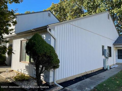 142 Redpine Loop, Old Bridge, NJ 08857 photo 3