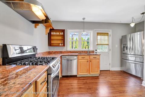 14 Middlesex Rd, Matawan, NJ 07747 photo 10