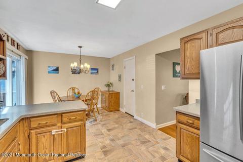 9 Macarthur Dr, Matawan, NJ 07747 photo 11