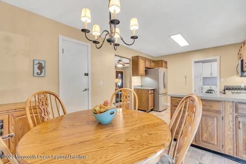 9 Macarthur Dr, Matawan, NJ 07747 photo 13