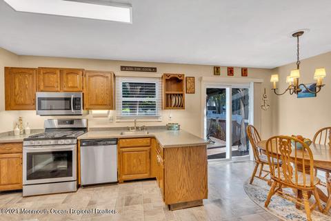 9 Macarthur Dr, Matawan, NJ 07747 photo 7