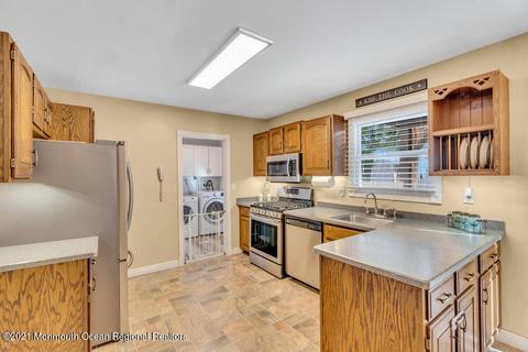 9 Macarthur Dr, Matawan, NJ 07747 photo 8