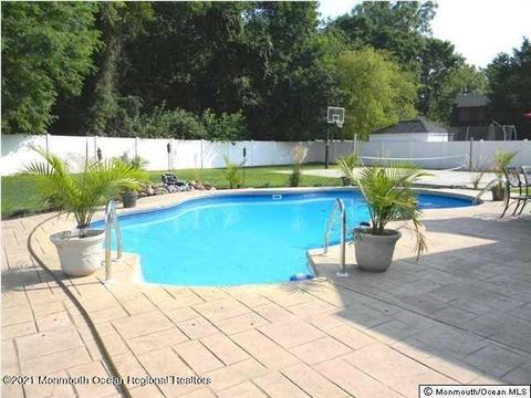 607 Windcrest Ct, Brick, NJ 08724 photo 2