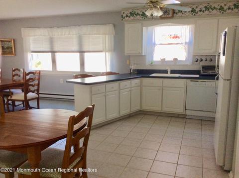 17 Phillips Rd, Brick, NJ 08724 photo 5