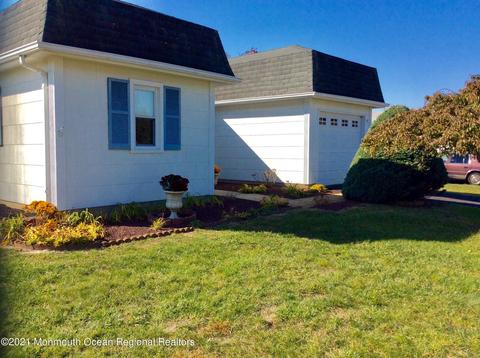 17 Phillips Rd, Brick, NJ 08724 photo 2