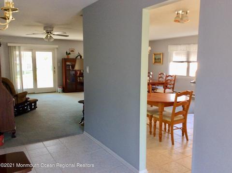 17 Phillips Rd, Brick, NJ 08724 photo 4