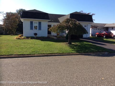 17 Phillips Rd, Brick, NJ 08724 photo 1