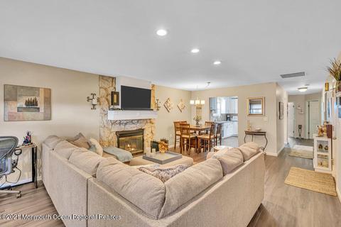 39 Bramble Ln, Matawan, NJ 07747 photo 4