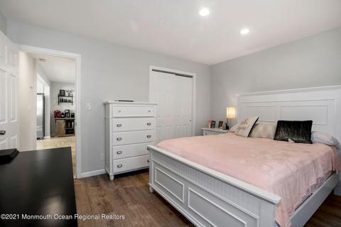 13 Birch Ter, Parlin, NJ 08859 photo 16