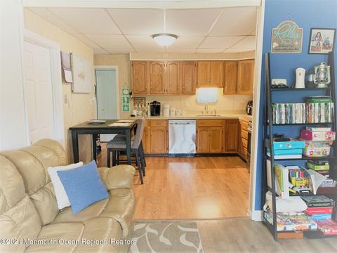 16 Oak St, Waretown, NJ 08758 photo 6