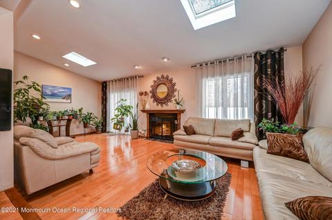 136 Redpine Loop, Old Bridge, NJ 08857 photo 4