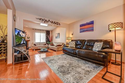136 Redpine Loop, Old Bridge, NJ 08857 photo 11