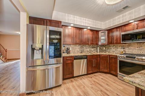 136 Redpine Loop, Old Bridge, NJ 08857 photo 9
