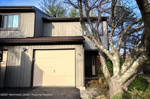 23 Arrowsmith Ct, Matawan, NJ 07747 photo 2