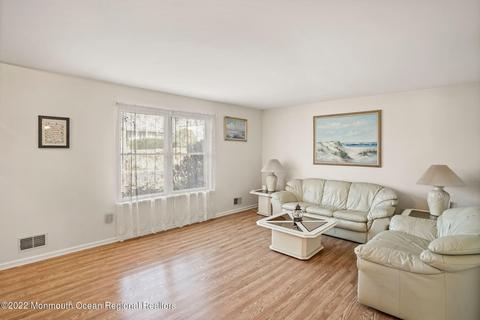 275 Birch Bark Dr, Brick, NJ 08723 photo 8