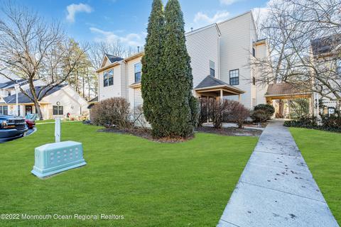 302 Geranium Ct, Jackson, NJ 08527 photo 2