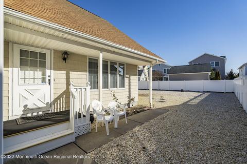82 Pershing Blvd, Lavallette, NJ 08735 photo 9
