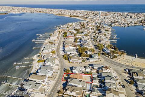 82 Pershing Blvd, Lavallette, NJ 08735 photo 1