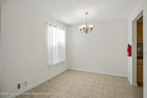 501 Geranium Ct, Jackson, NJ 08527 photo 5