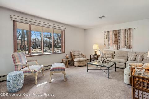 246 Hemlock Ln, Forked River, NJ 08731 photo 4