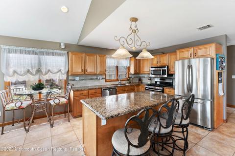 658 Harbor Rd, Brick, NJ 08724 photo 4
