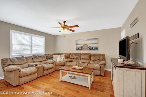 11 Appleton Ave, Leonardo, NJ 07737 photo 4