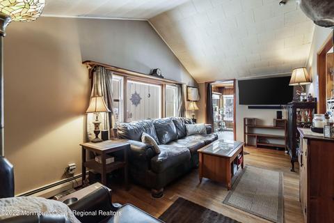 45 Walnut St, Waretown, NJ 08758 photo 9