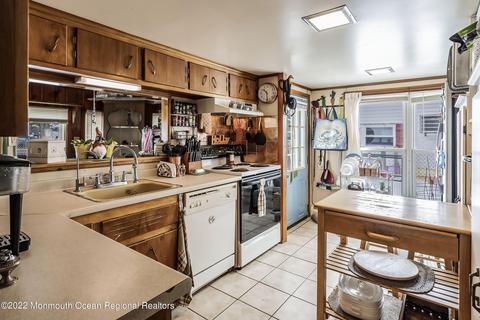 45 Walnut St, Waretown, NJ 08758 photo 7