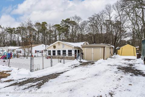 45 Walnut St, Waretown, NJ 08758 photo 3