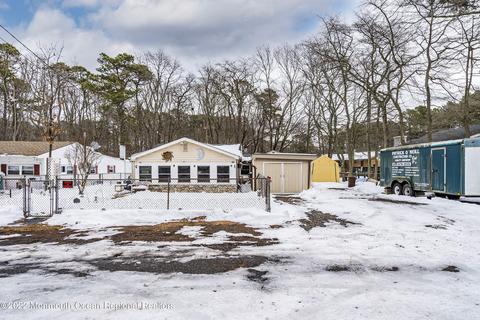 45 Walnut St, Waretown, NJ 08758 photo 2