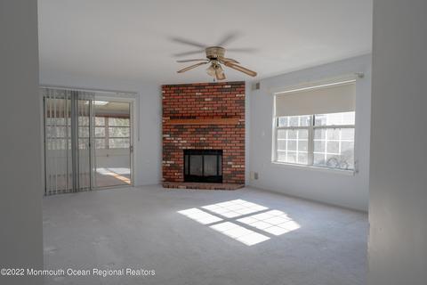 105 Mansfield Dr, Brick, NJ 08724 photo 5