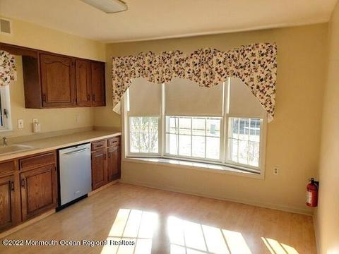 105 Mansfield Dr, Brick, NJ 08724 photo 2