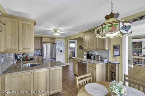 17 E Bayview Ave, Ocean Gate, NJ 08740 photo 11