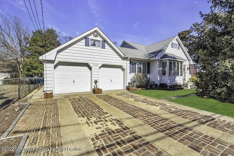 17 E Bayview Ave, Ocean Gate, NJ 08740 photo 2