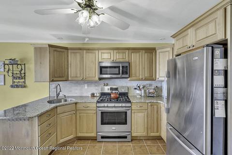 17 E Bayview Ave, Ocean Gate, NJ 08740 photo 9