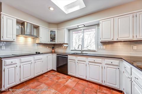 21 Eastbrook Dr, Holmdel, NJ 07733 photo 10