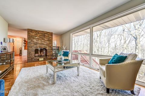 21 Eastbrook Dr, Holmdel, NJ 07733 photo 4