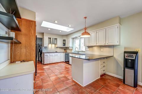 21 Eastbrook Dr, Holmdel, NJ 07733 photo 8