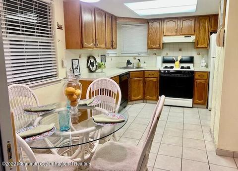 14 Lancaster Ct, Forked River, NJ 08731 photo 7